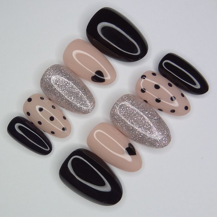 UÑAS